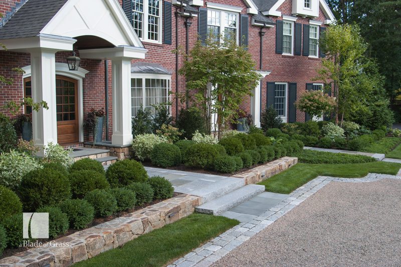 12 Landscaping Ideas for Small Front Yards