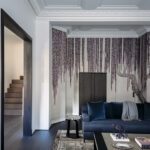 Living room with a wall of lilac de Gournay wall paper